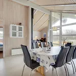 Midja - 800m From The Sea By Interhome Havrvig