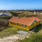 Midja - 800m From The Sea By Interhome *