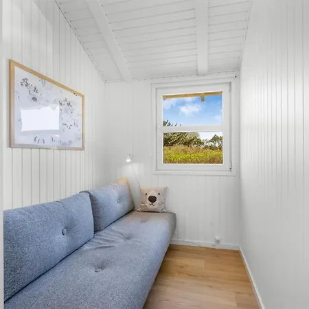 Midja - 800m From The Sea By Interhome *
