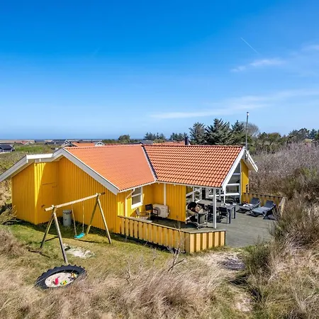 Midja - 800m From The Sea By Interhome